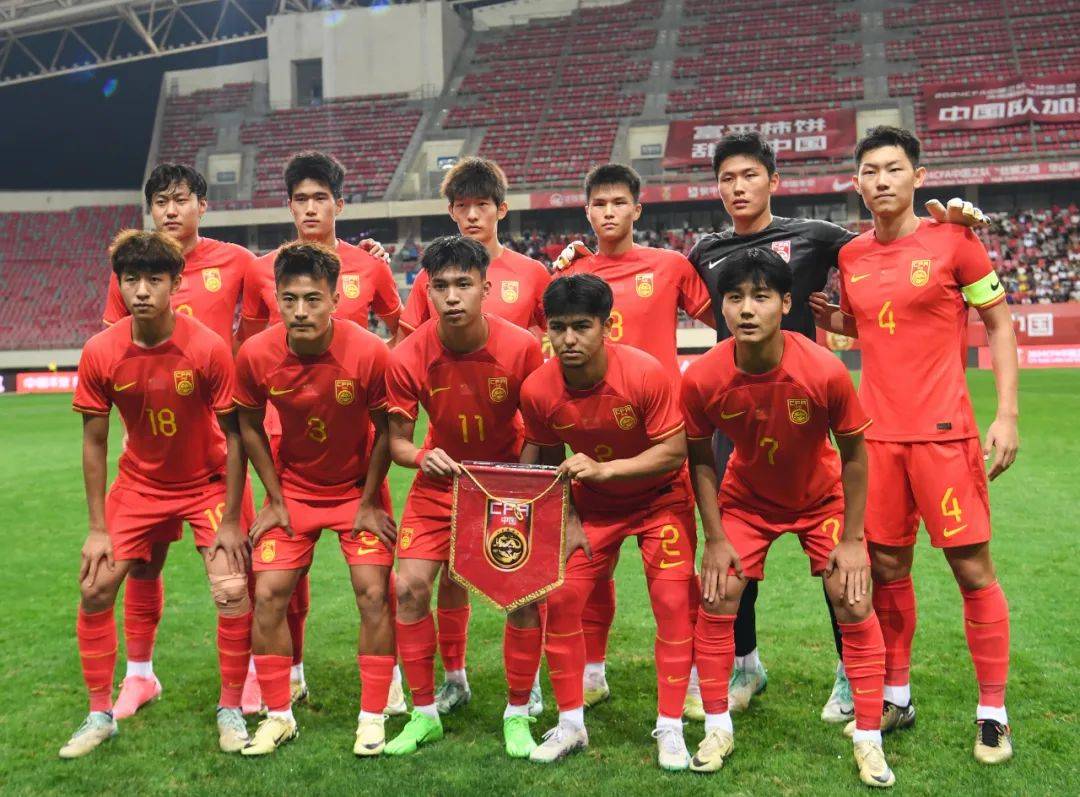 中国足球队再次登顶，风头无两的简单介绍